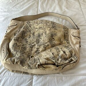 Laundry by Shelli Segal shoulder tote